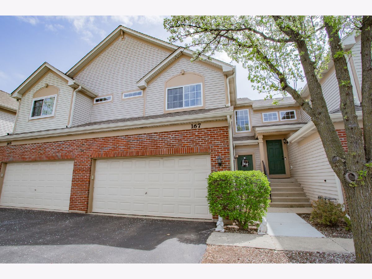 Townhomes & Condos For Sale Southwicke Streamwood Illinois, 167 Southwicke Drive