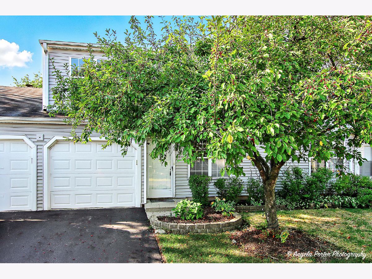  For Sale Round Lake Beach Illinois, 2035 Westview Lane