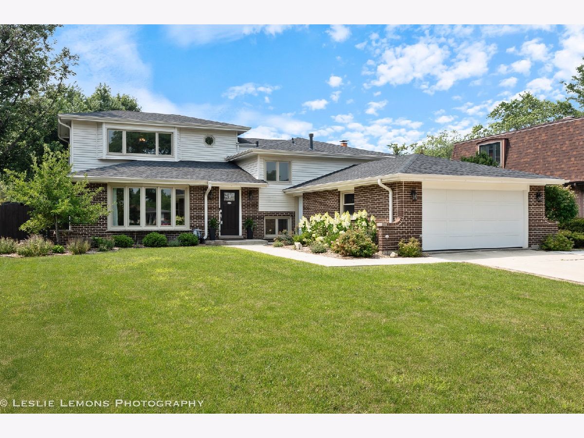 Homes & Condominiums For Sale Farmingdale Darien Illinois, 1917 Holly Avenue