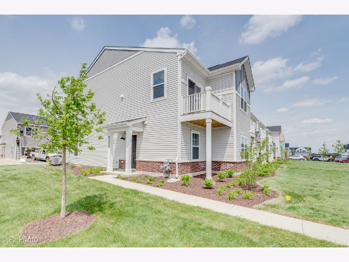 Condos & Townhomes Rented Chelsea Manor Aurora Illinois, 4323 Chelsea Manor