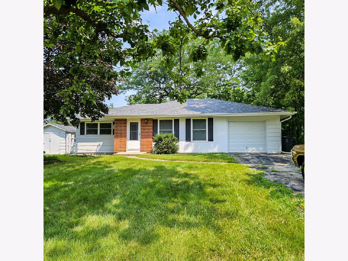 Homes For Sale Venetian Village Lindenhurst Illinois, 2308 Sand Lake Road