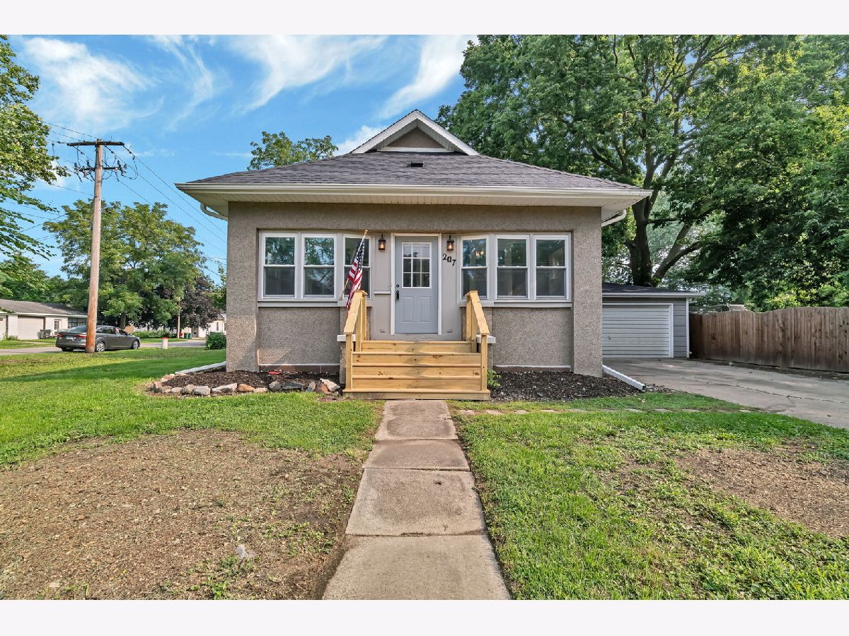 For Sale Seneca Illinois, 207 Union Street