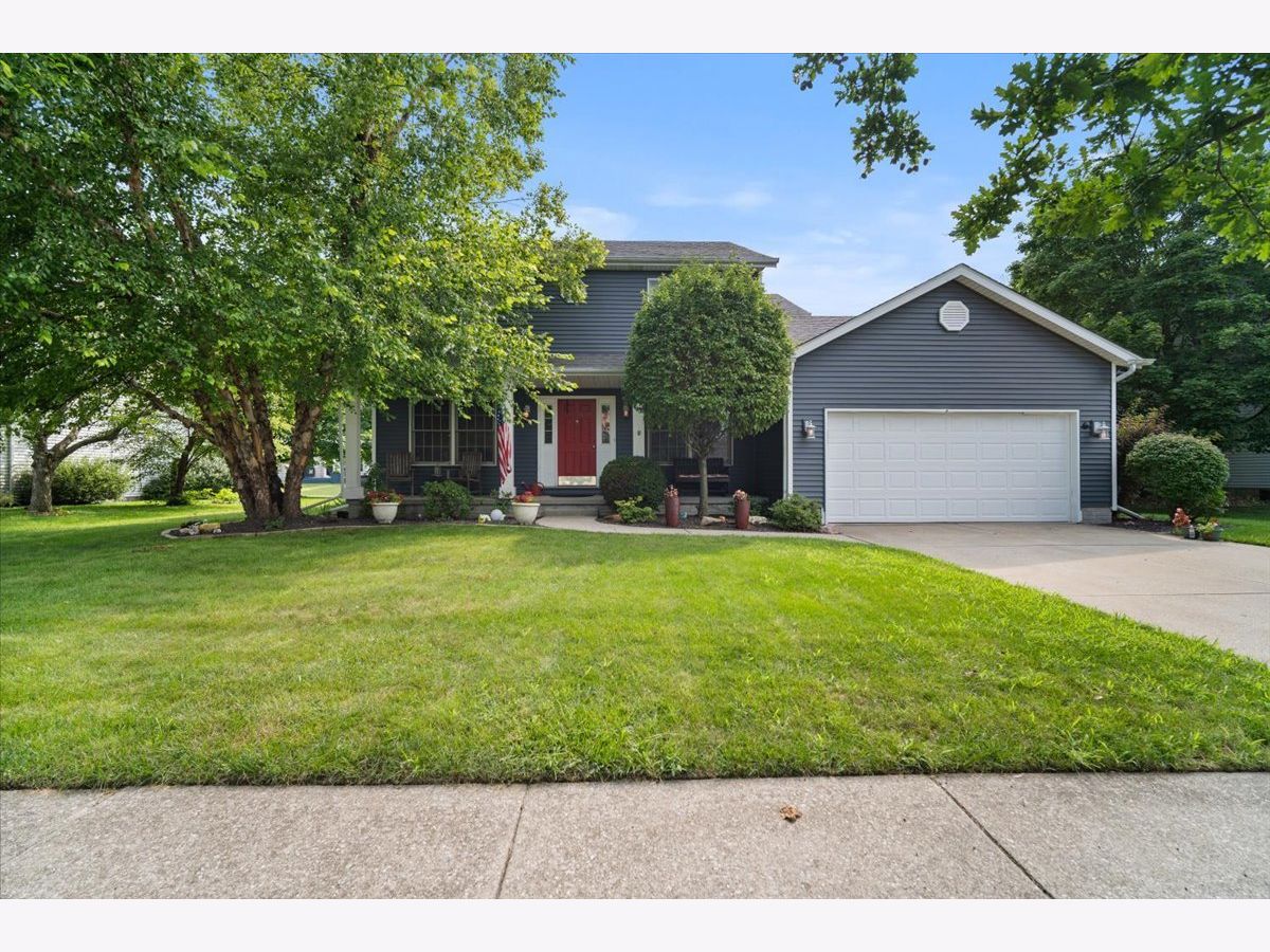  For Sale Bloomington Illinois, 7 Swan Lake Road