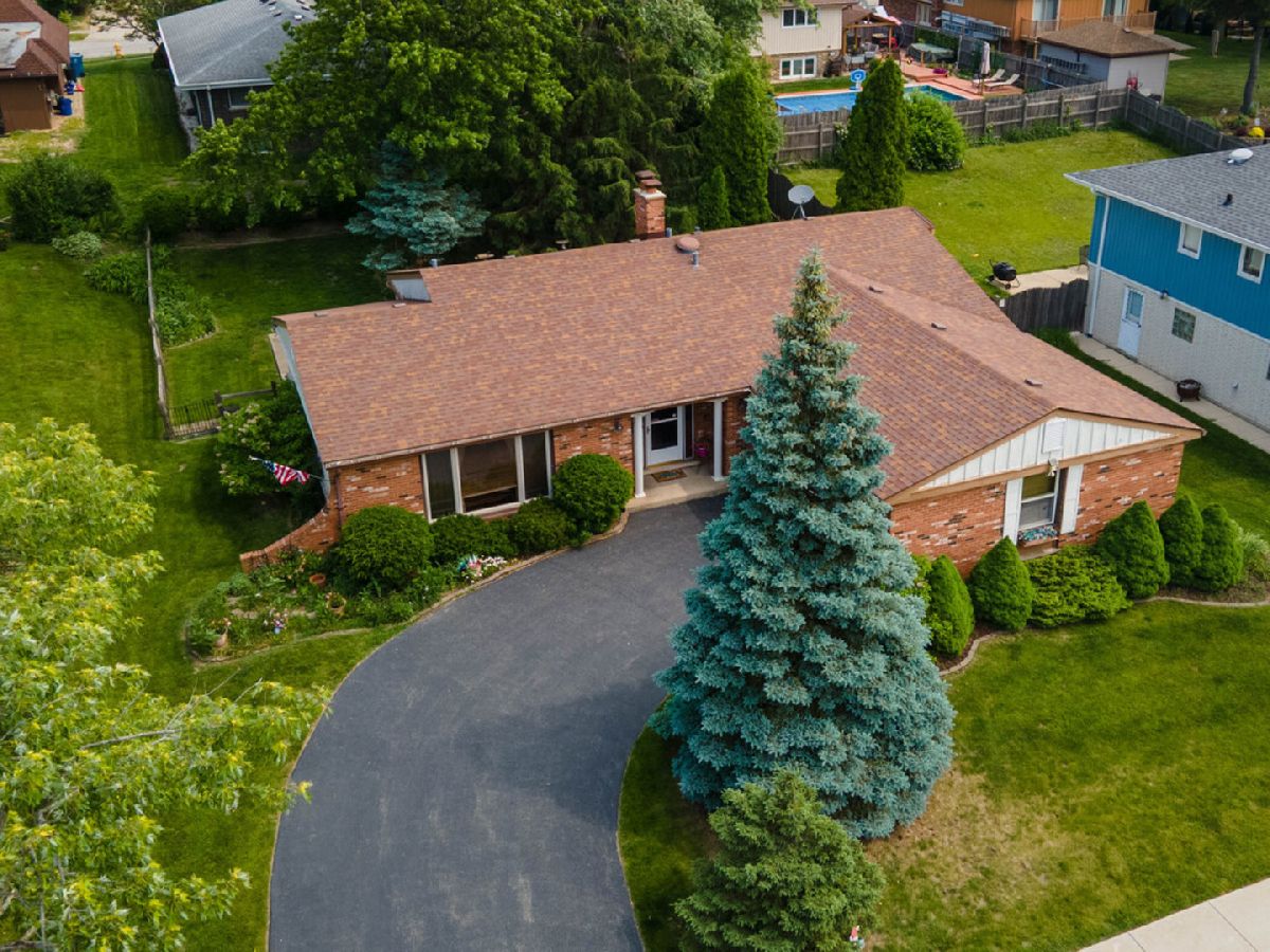 Homes For Sale Runnymeade Palos Hills Illinois, 9108 Windsor Drive