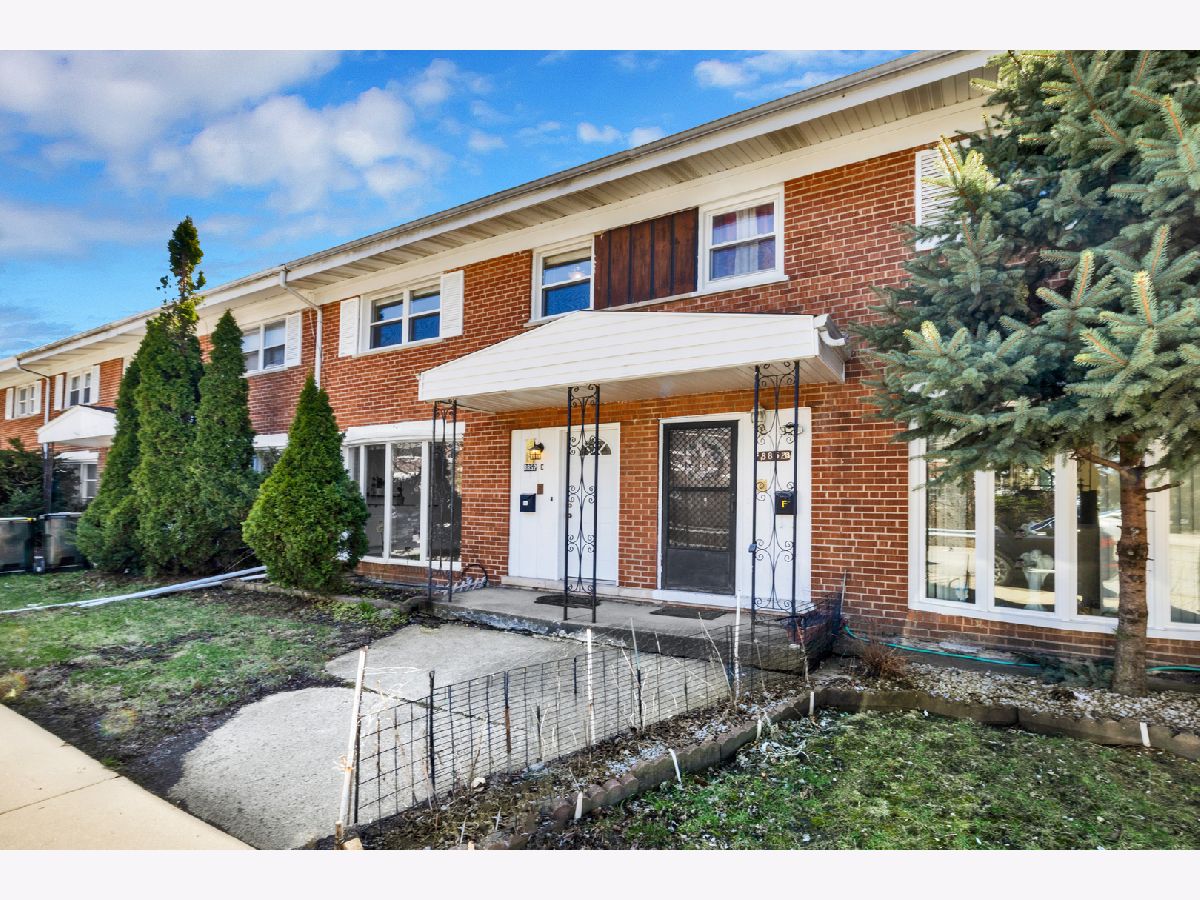  Sold Des Plaines Illinois, 8852 Robin