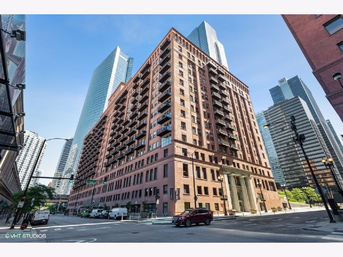 Condominiums For Sale Randolph Place Chicago Illinois, 165 Canal Street