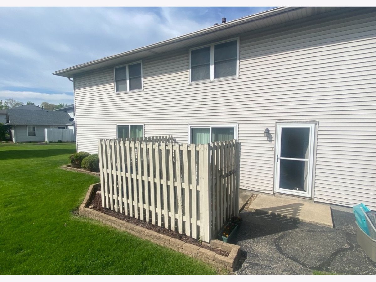  For Rent Crest Hill Illinois, 2340 Carnation