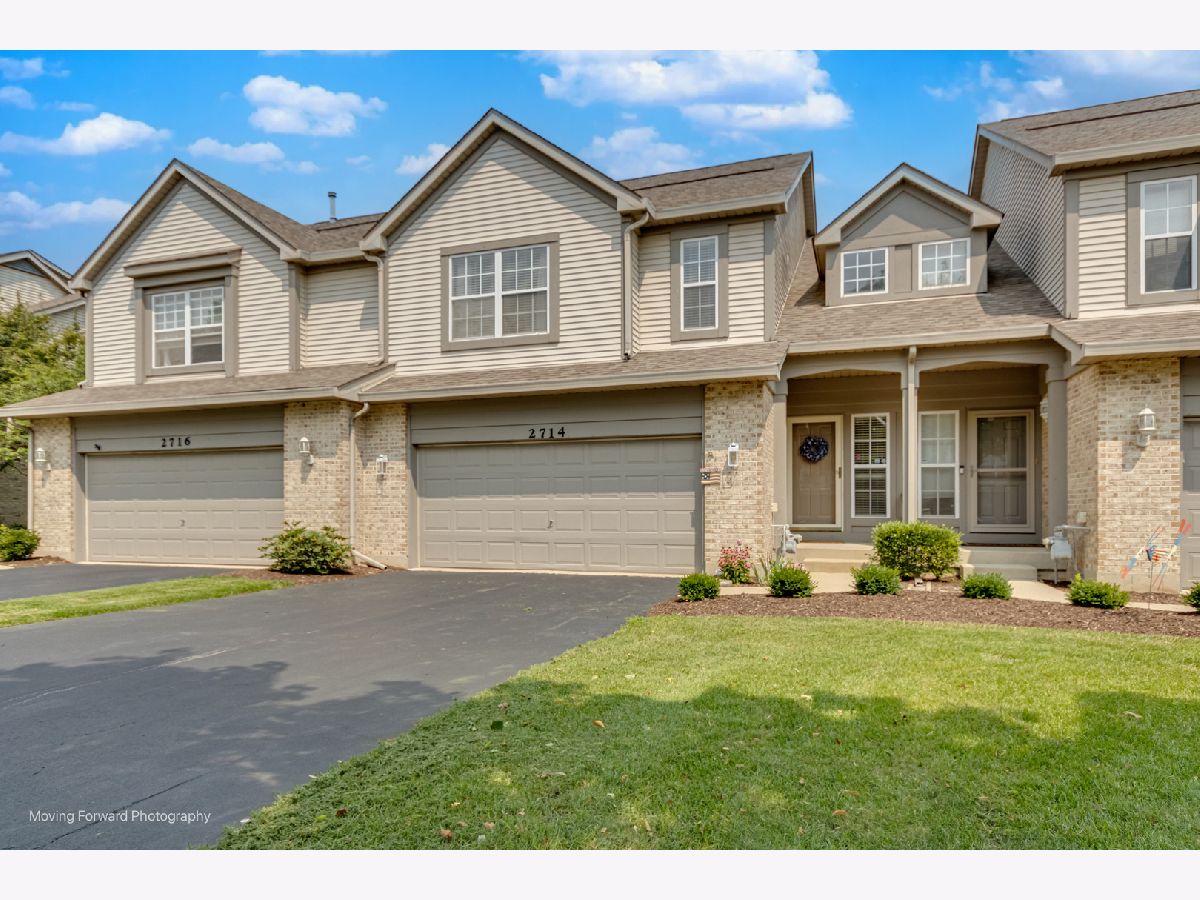 Townhomes & Condos For Sale Woodmere Darien Illinois, 2714 Whitlock Drive
