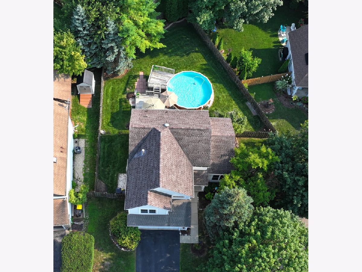  For Sale Lake In The Hills Illinois, 4 Farmington Court