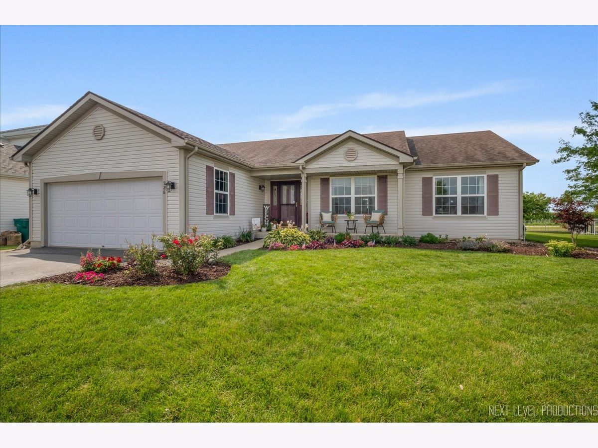 Homes For Sale Prairie Springs Malta Illinois, 926 Water Stone Way