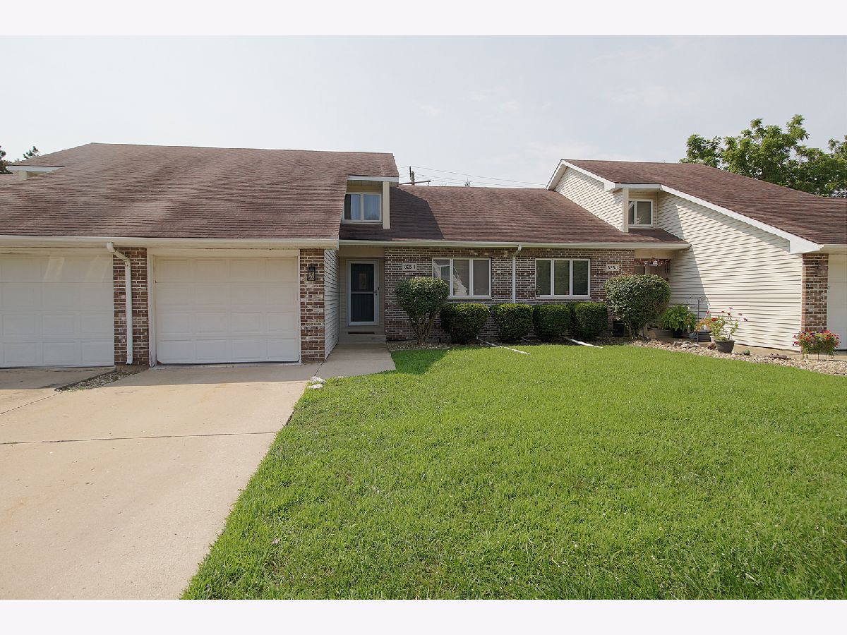 Sold Minooka Illinois, 325 Vista