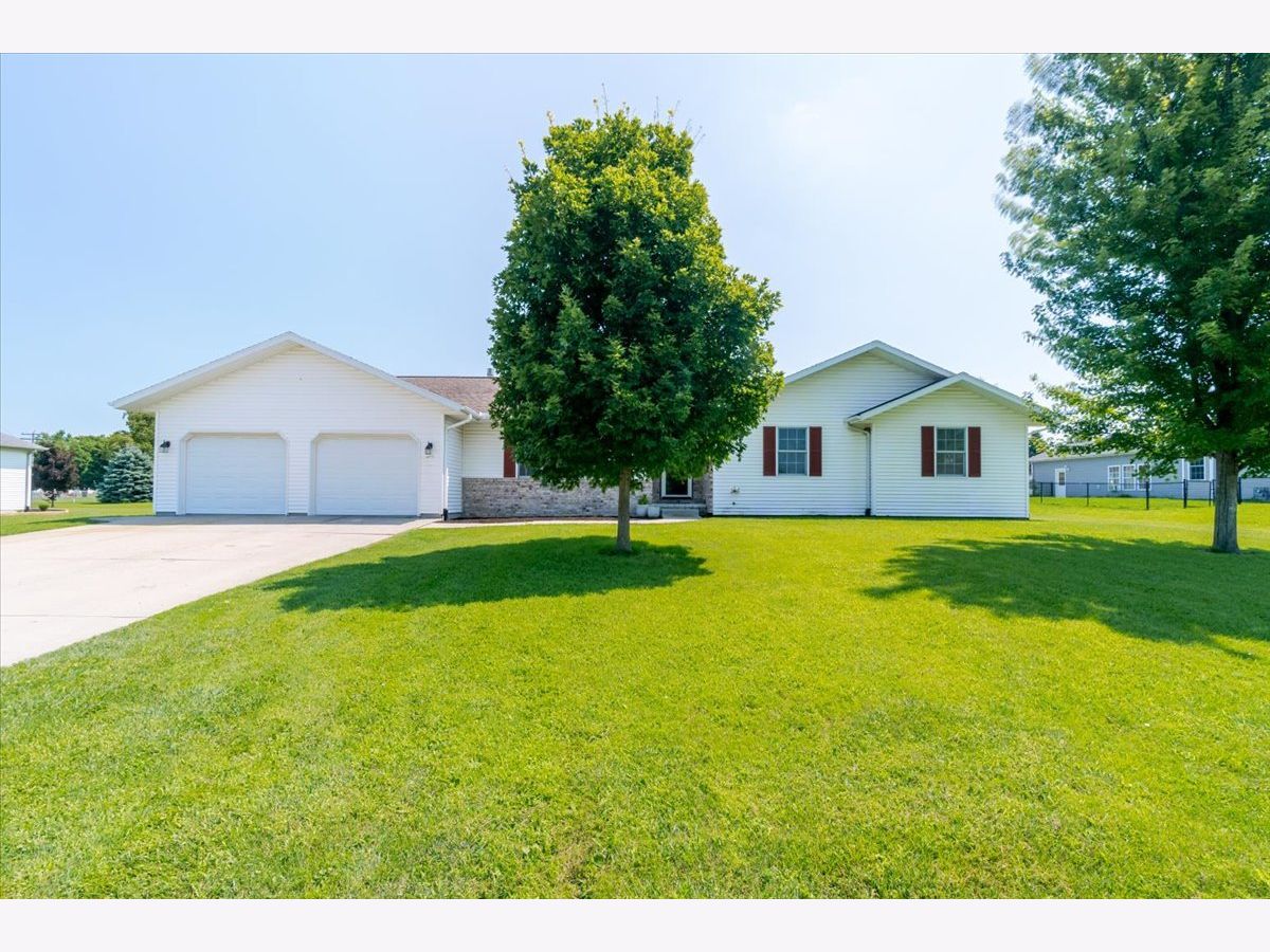  Sold Colfax Illinois, 403 Sunset