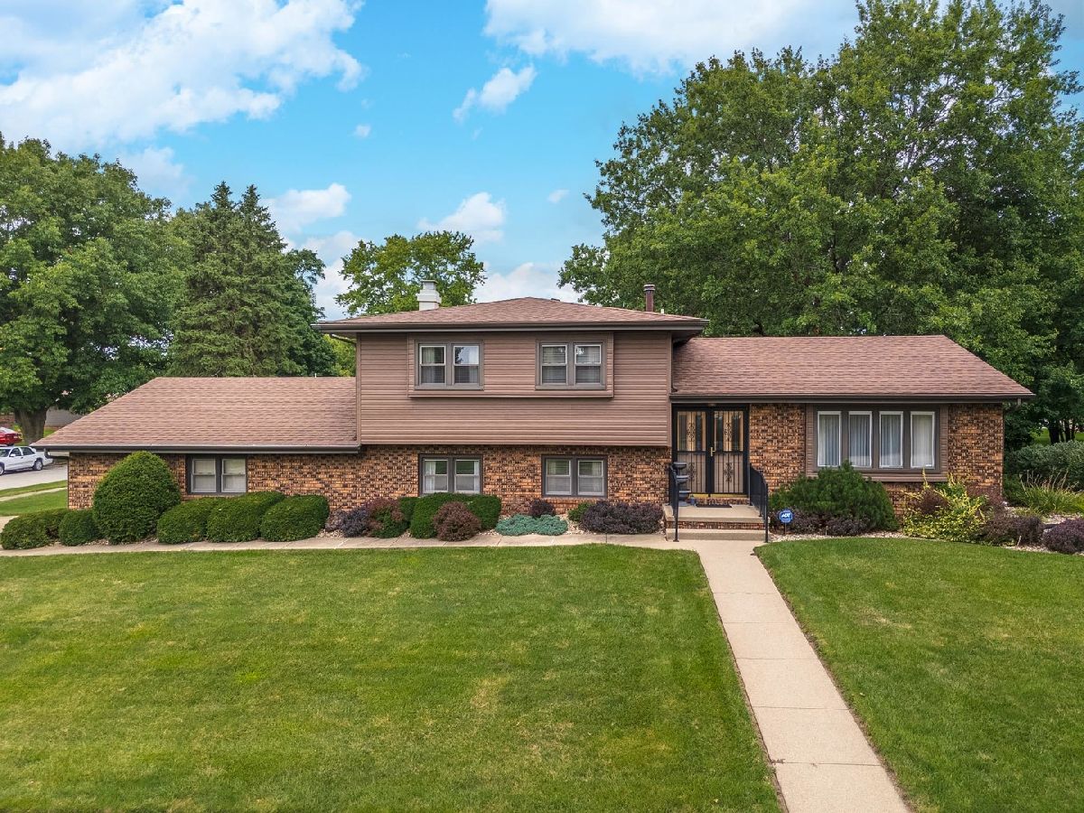  Sold Bloomington Illinois, 2502 Yorktown