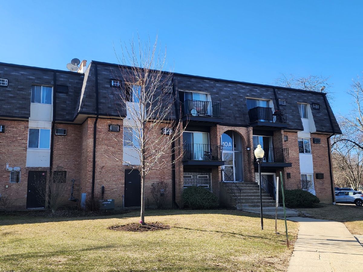 Condominiums For Sale Windhaven Palatine Illinois, 10A Dundee Quarter Drive