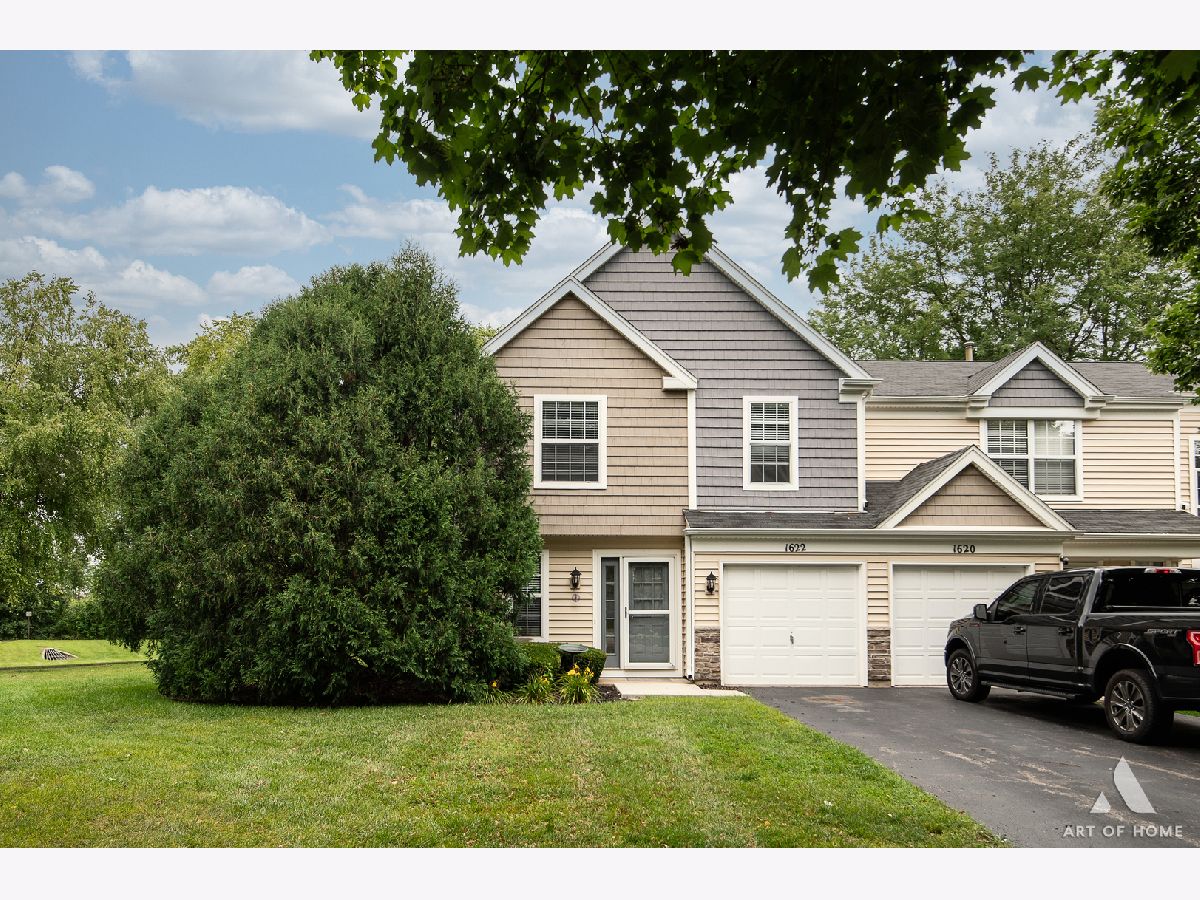 Townhomes & Homes For Sale College Green Elgin Illinois, 1622 Pebble Beach Circle