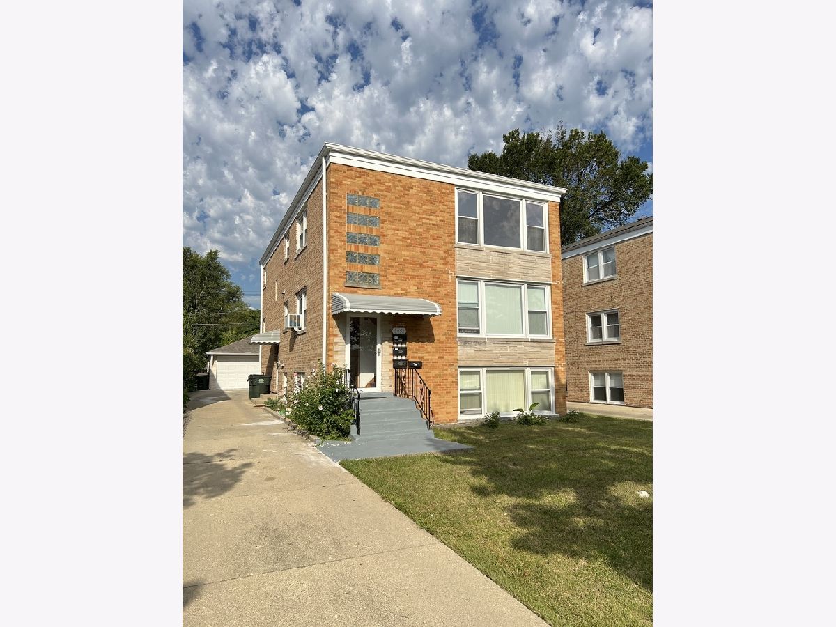  Rented Niles Illinois, 8052 Oriole
