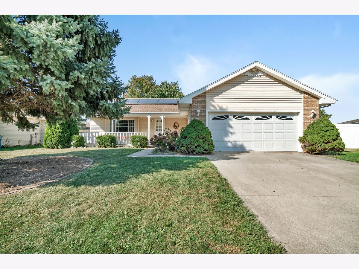 Homes & Townhomes For Sale Marquis Mdows Bradley Illinois, 641 Jackson Avenue