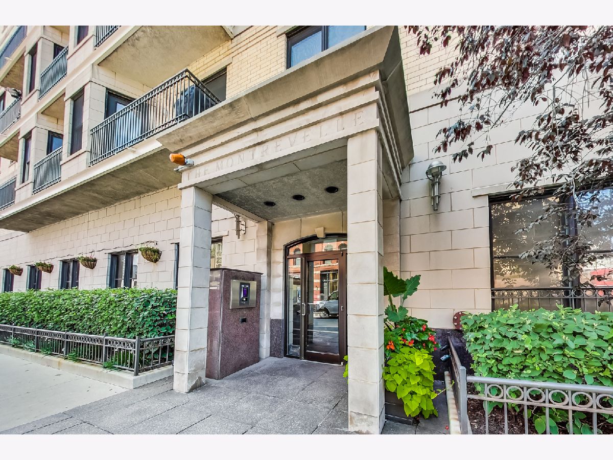  For Sale Chicago Illinois, 520 Halsted Street