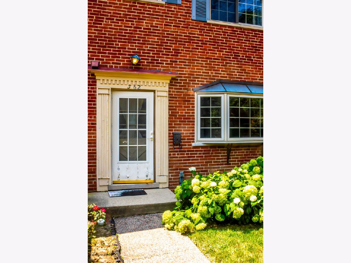 Rented Glencoe Illinois, 562 Green Bay