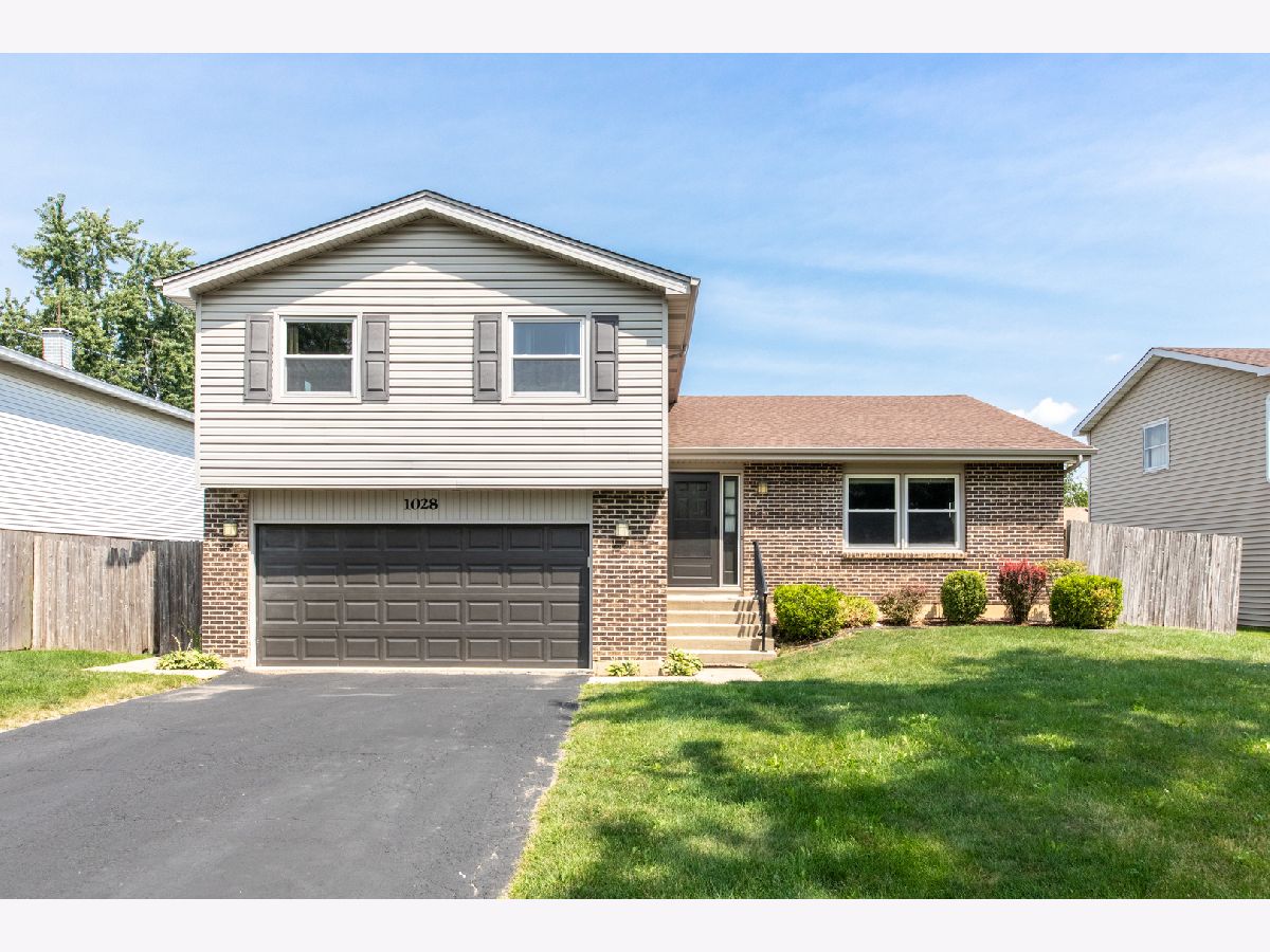  Sold Bartlett Illinois, 1028 Knollwood