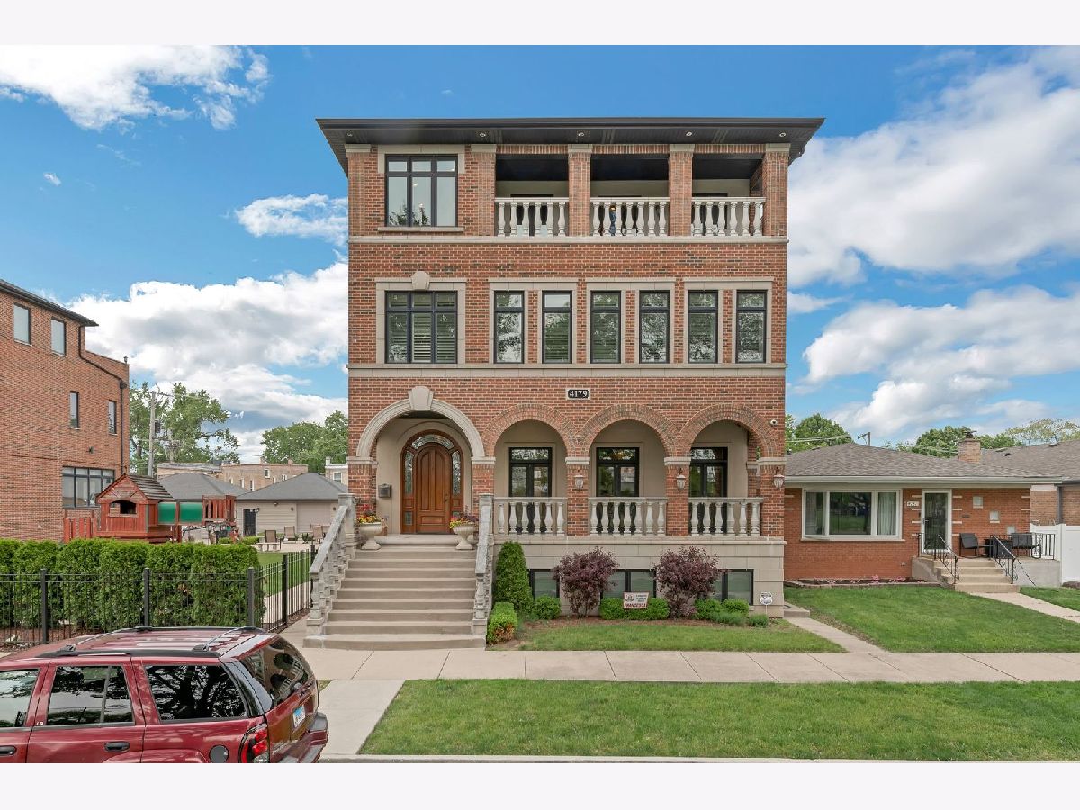 Homes & Condos & Townhomes Sold Canaryville Chicago Illinois, 4179 Lowe