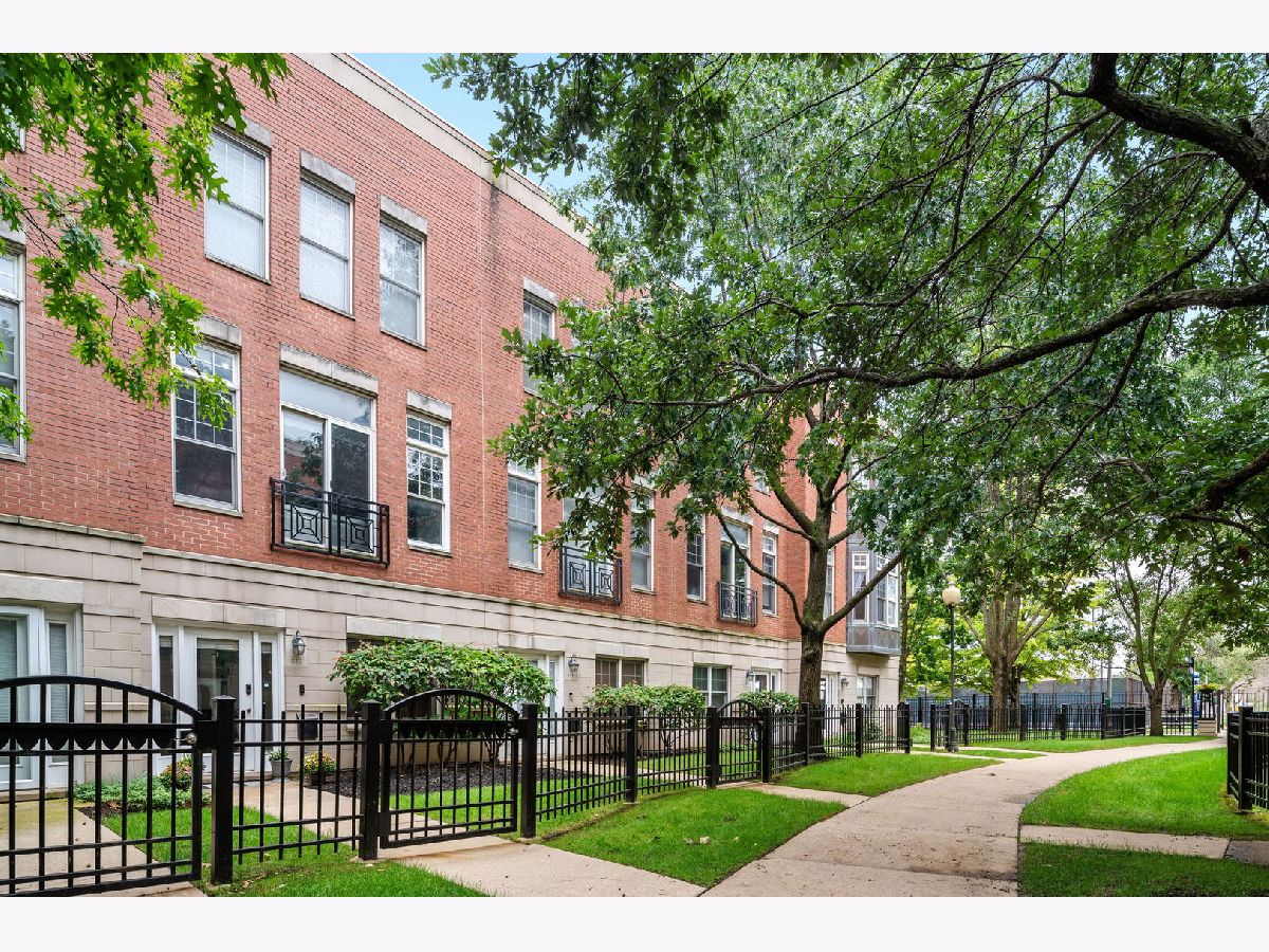 For Sale Chicago Illinois, 813 University Lane