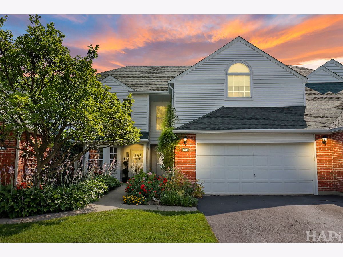  Rented Lake Bluff Illinois, 128 Pembroke