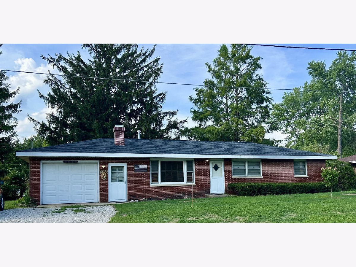  For Sale Diamond Illinois, 2340 E Clark Street