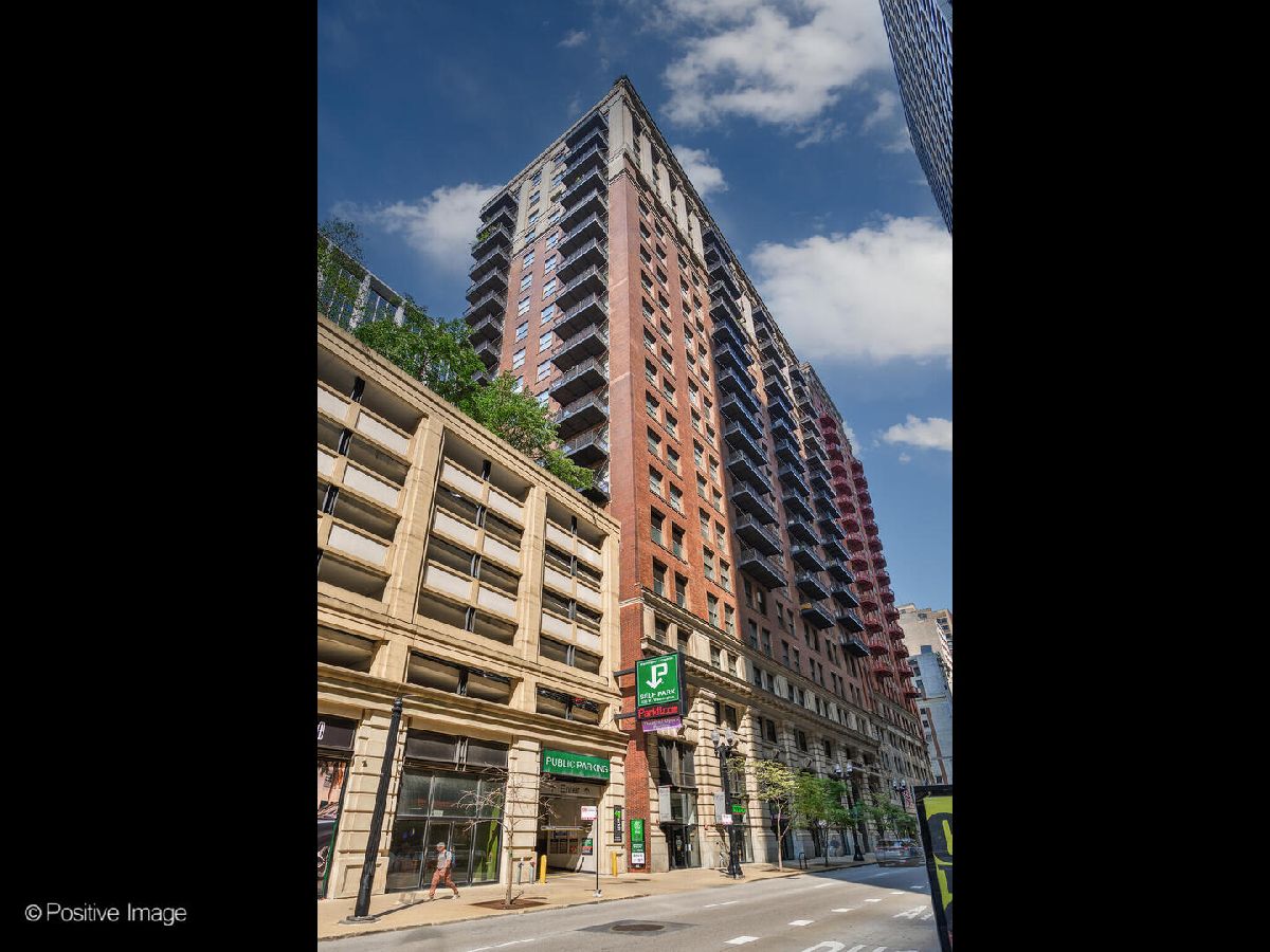  Rented Chicago Illinois, 212 Washington
