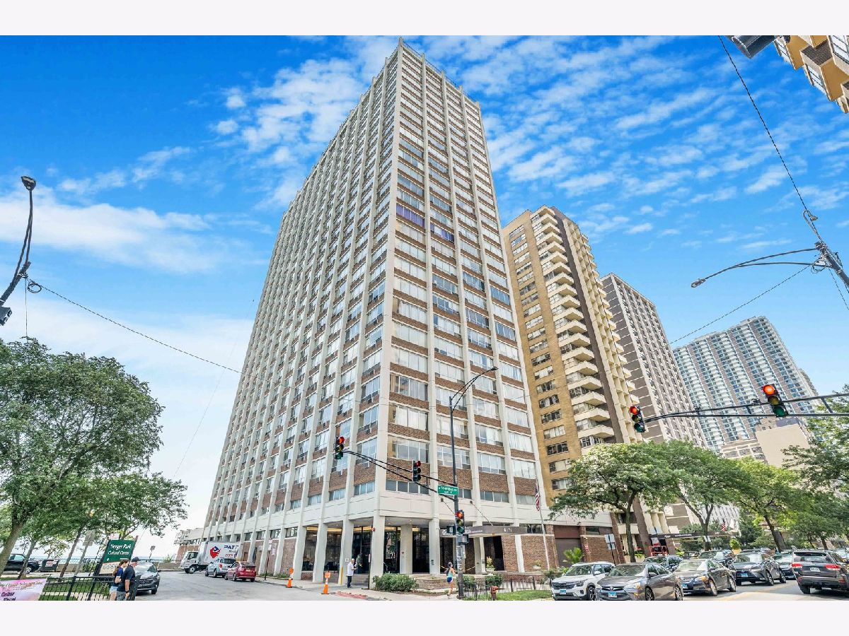 Condominiums For Sale Granville Beach Chicago Illinois, 6171 Sheridan Road