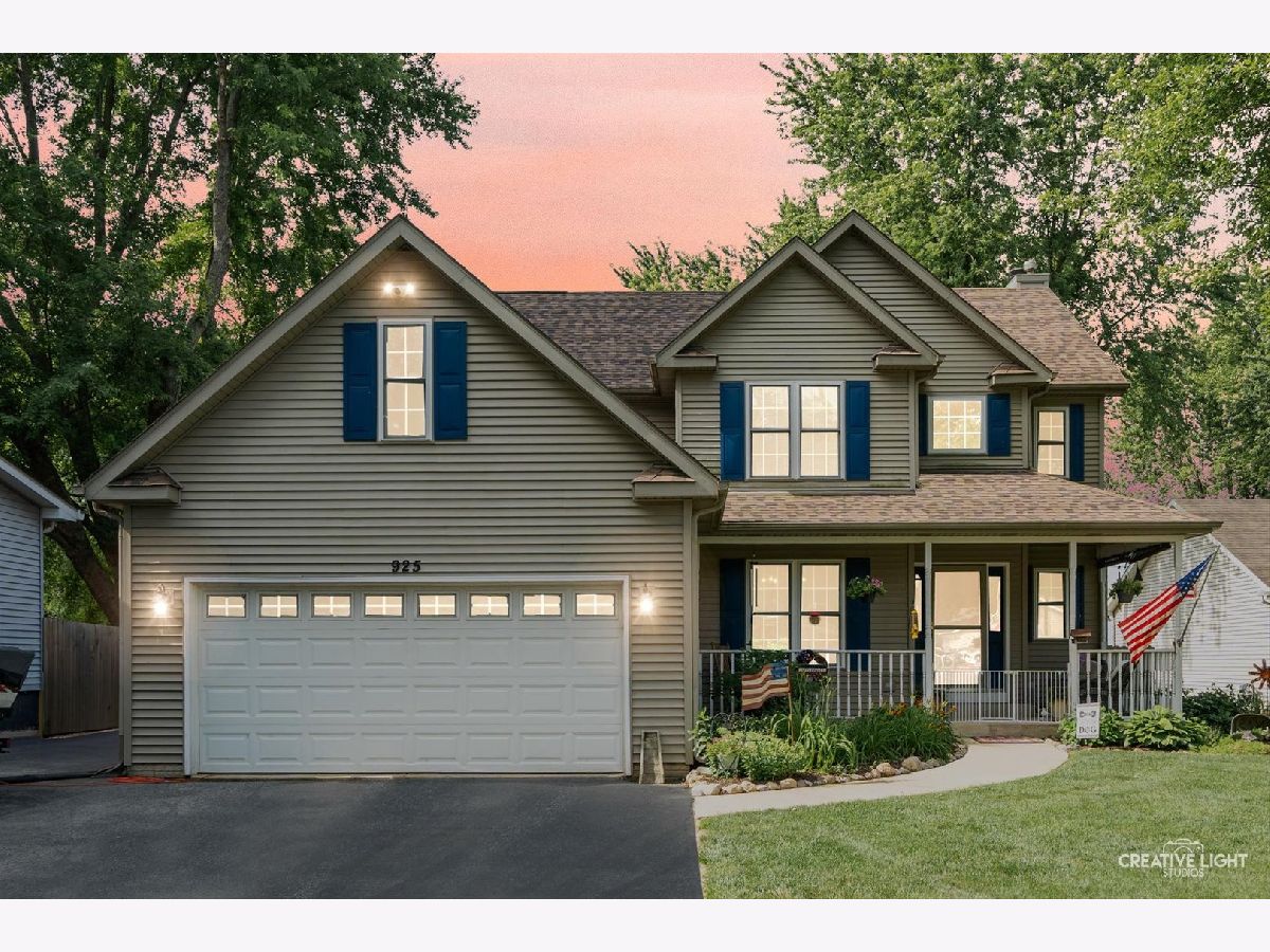  For Sale Lake Holiday Illinois, 925 Suzy Street