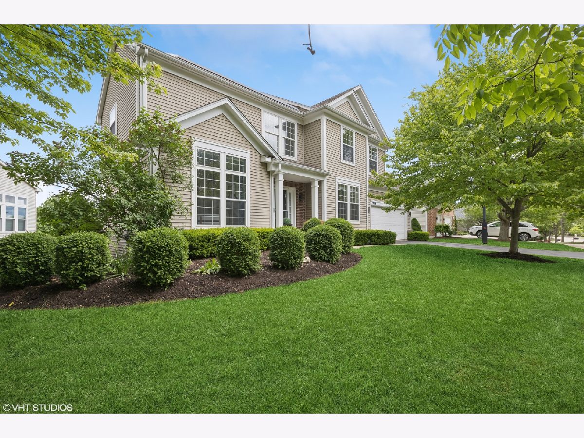 Townhomes & Homes For Sale Country Club Village Aurora Illinois, 2758 Palm Springs Lane