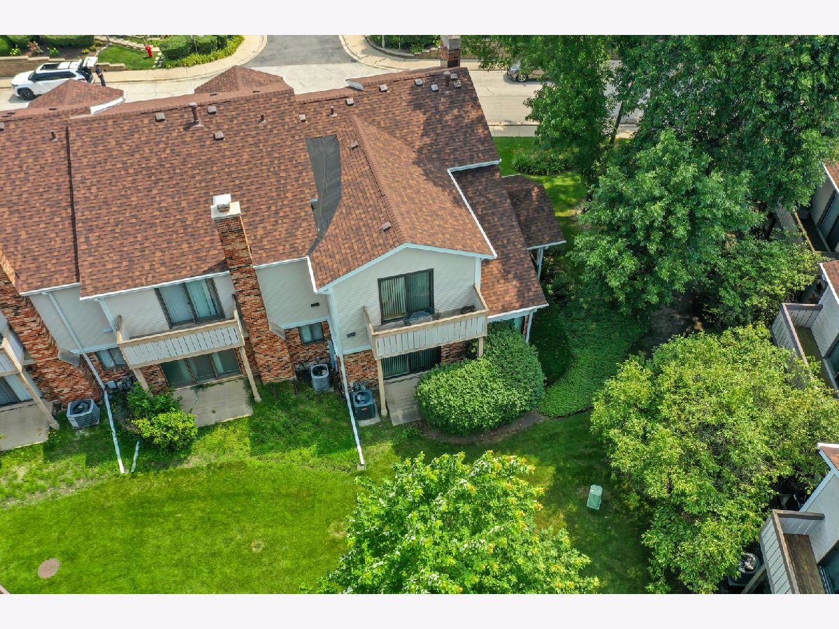 Condos & Townhomes For Sale Pheasant Creek Northbrook Illinois, 1012 Sussex Drive