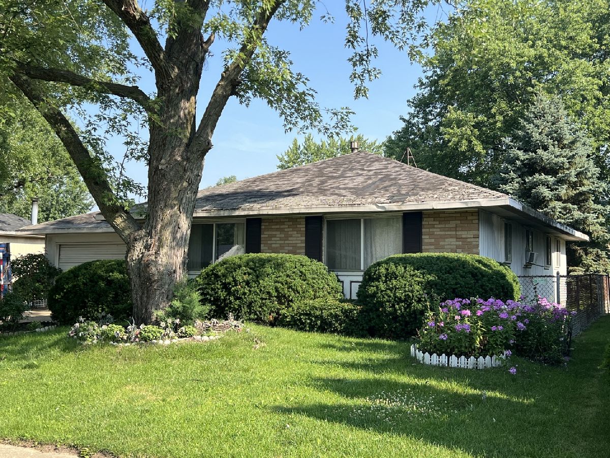  Sold Streamwood Illinois, 813 Stowell