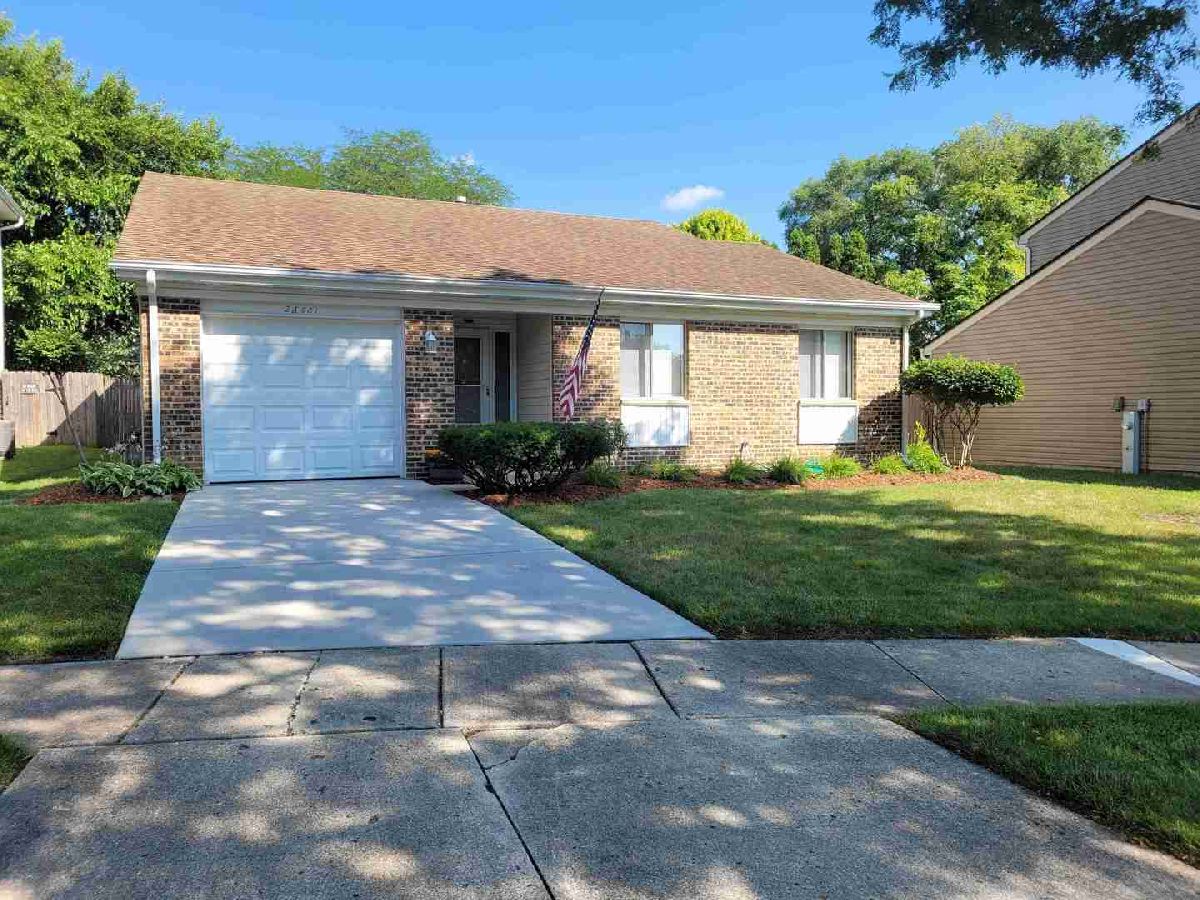  Sold Warrenville Illinois, 2S601 Cynthia