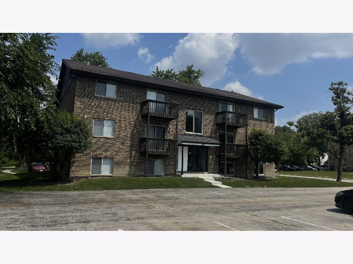  Rented Darien Illinois, 8310 Woodland