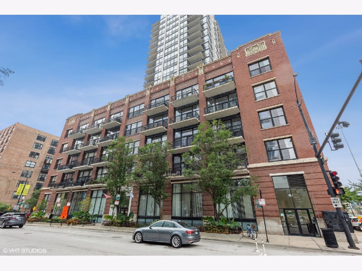  Rented Chicago Illinois, 210 Des Plaines