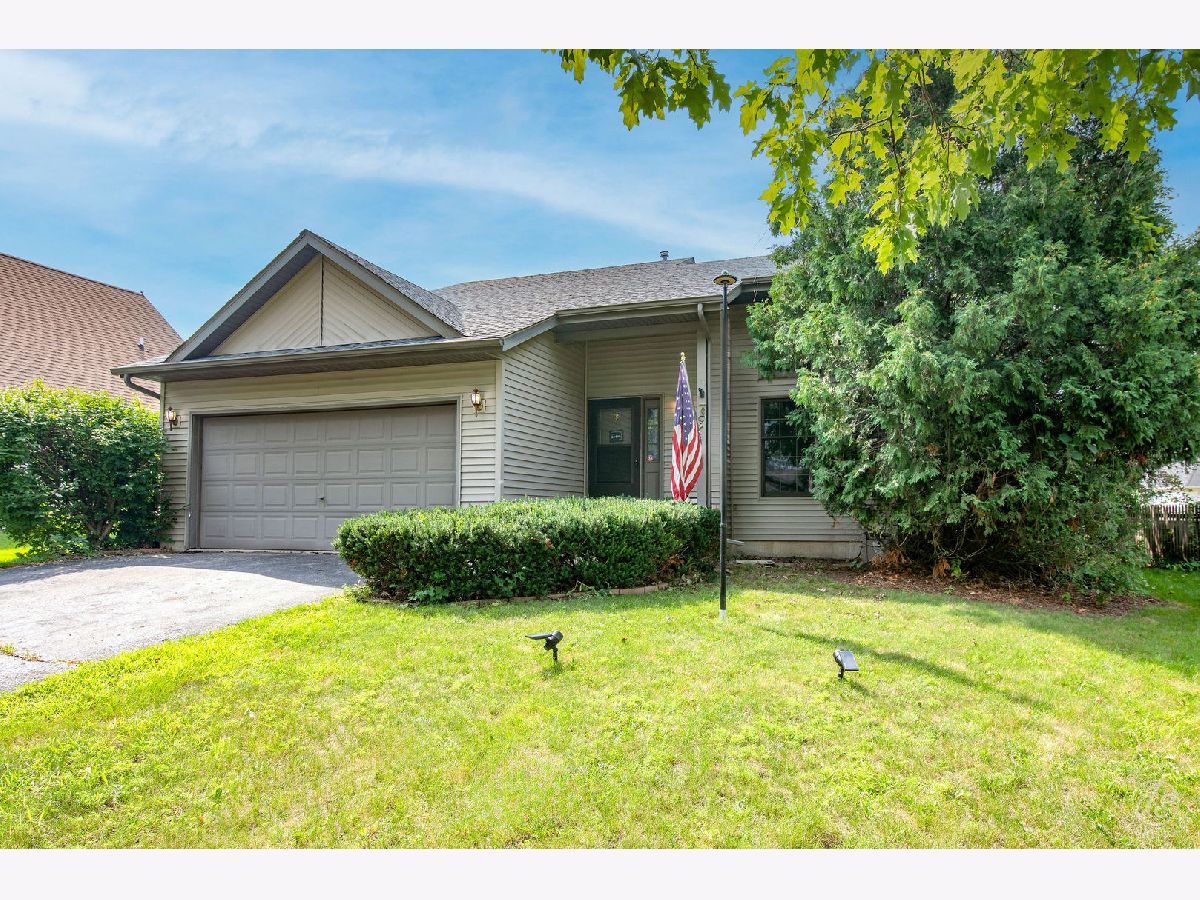  For Sale Genoa Illinois, 729 Cottonwood Circle