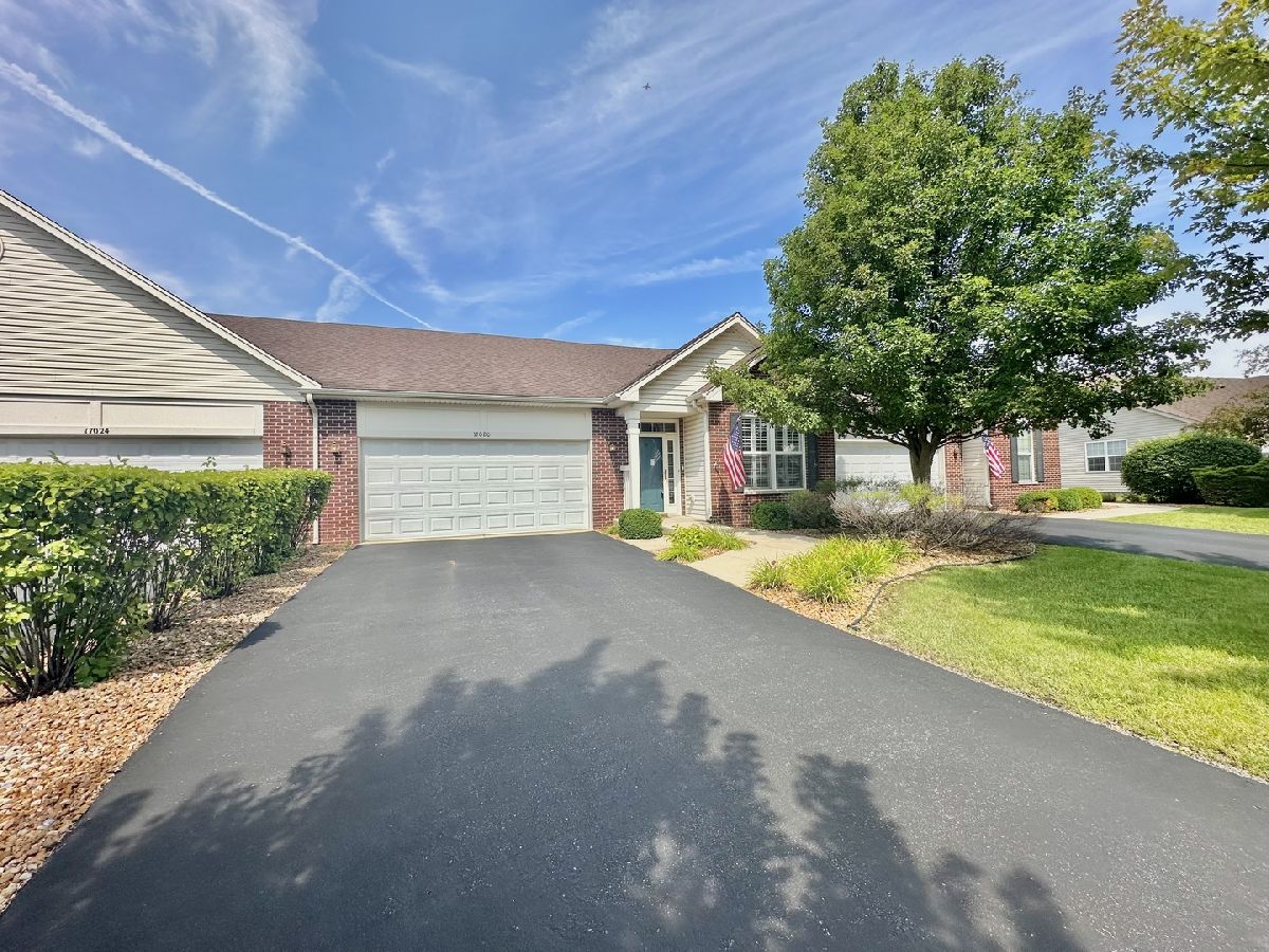 Homes & Townhomes & Condos For Sale Lago Vista Lockport Illinois, 17020 Delevan Street