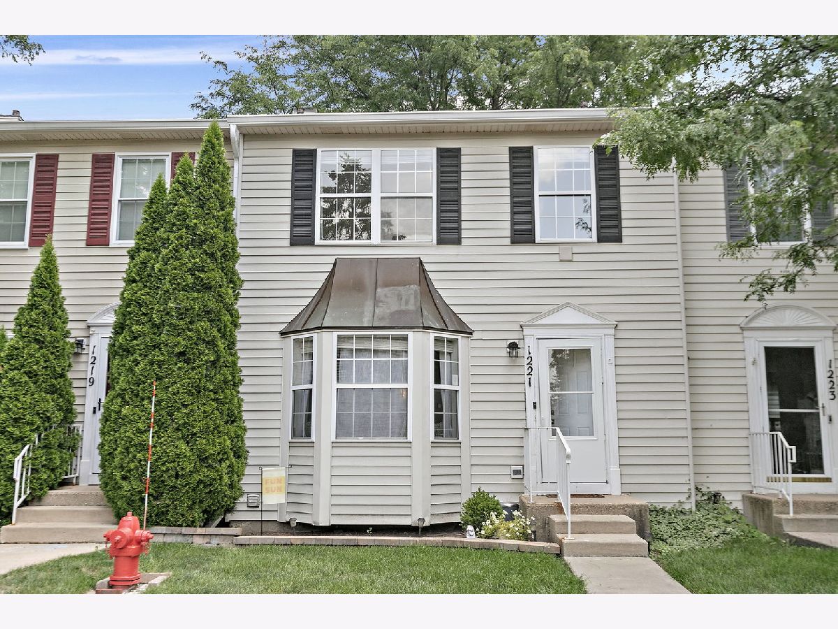 Townhomes Sold Chesapeake Commons Geneva Illinois, 1221 Koster