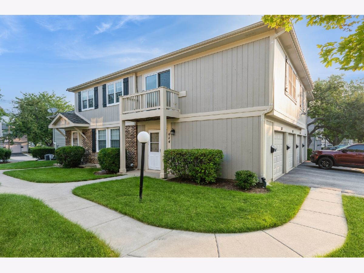 Townhomes & Condos For Sale Westwood Vernon Hills Illinois, 414 Tanglewood Court