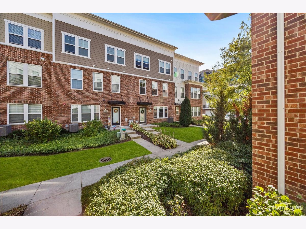  For Sale Woodridge Illinois, 3570 Sawgrass Drive