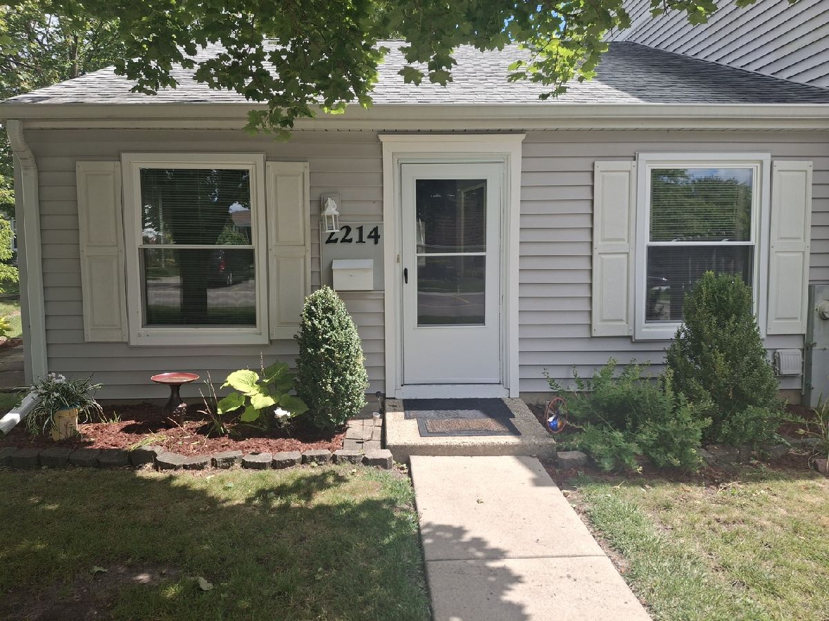  For Sale Schaumburg Illinois, 2214 Dorchester Court