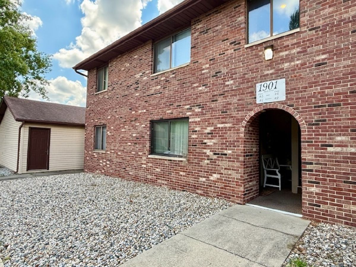Condominiums Sold Willow Springs Urbana Illinois, 1901 Beck