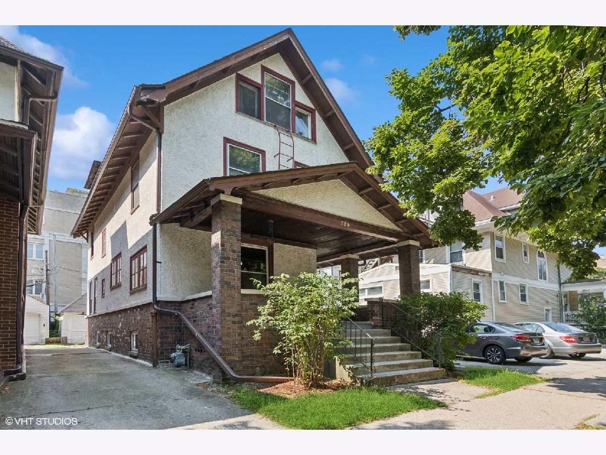 Rented Evanston Illinois, 724 Foster