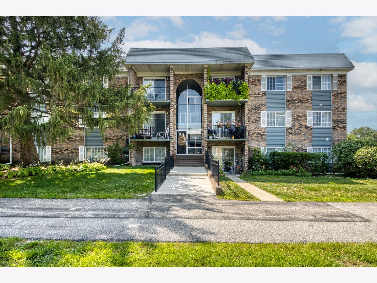 Condominiums Sold Arlington Glen Arlington Heights Illinois, 1611 Windsor