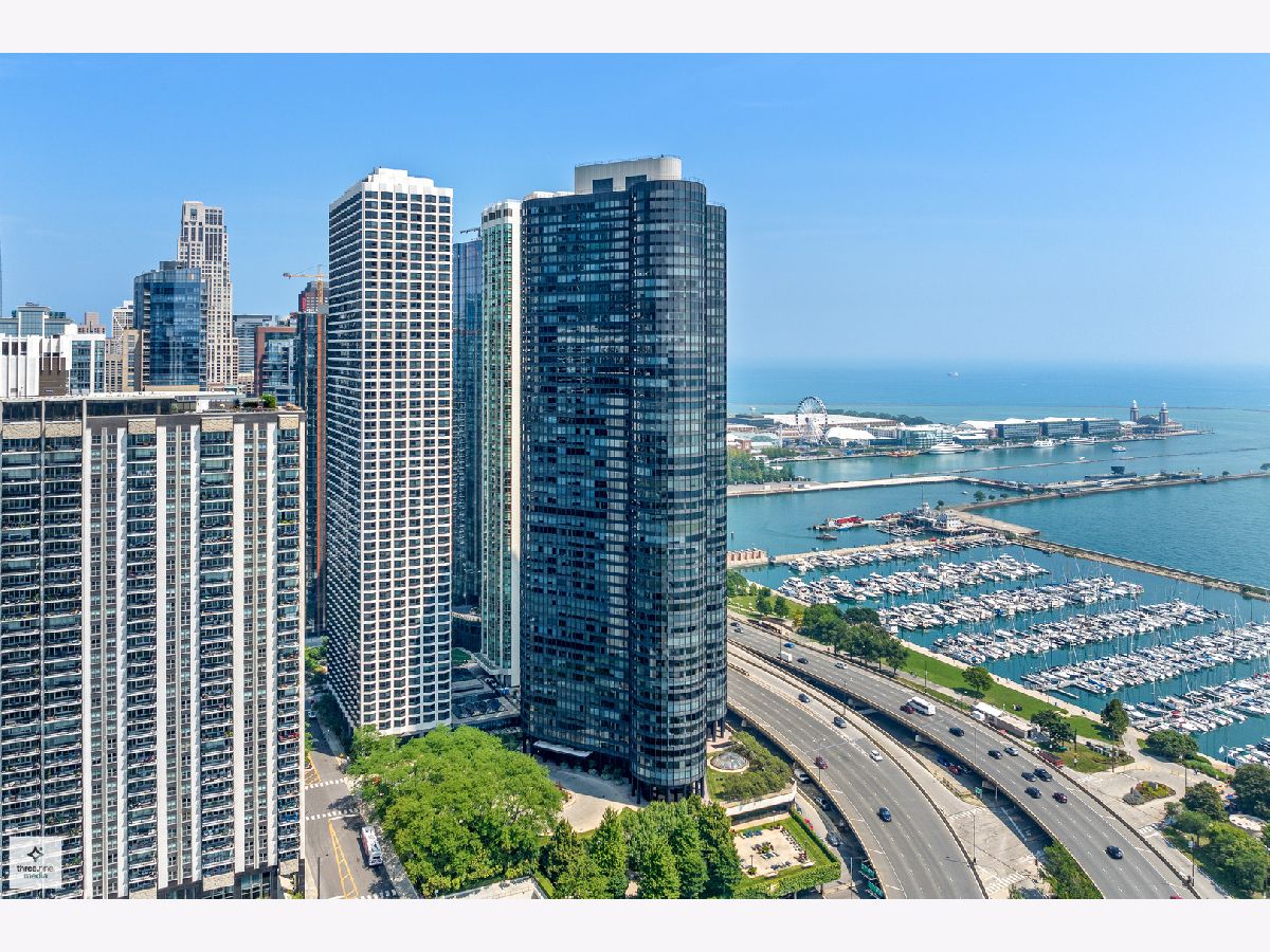 Condos & Townhomes For Sale Harbor Point Chicago Illinois, 155 Harbor Drive