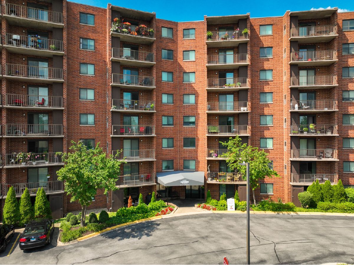 Condominiums For Sale One Bloomingdale Place Bloomingdale Illinois, 1 Bloomingdale Place