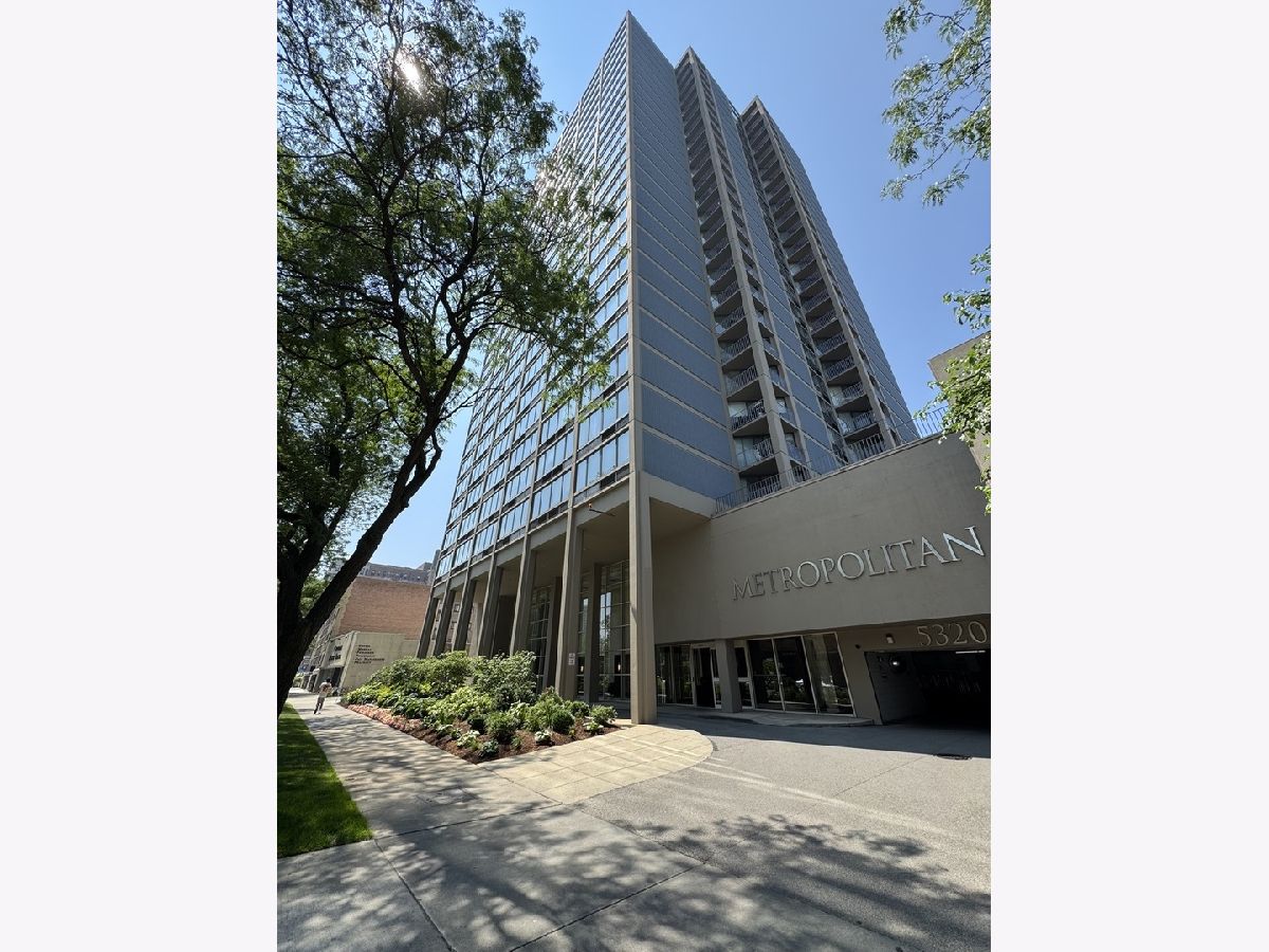 Condominiums & Homes For Sale Edgewater Beach Chicago Illinois, 5320 Sheridan Road
