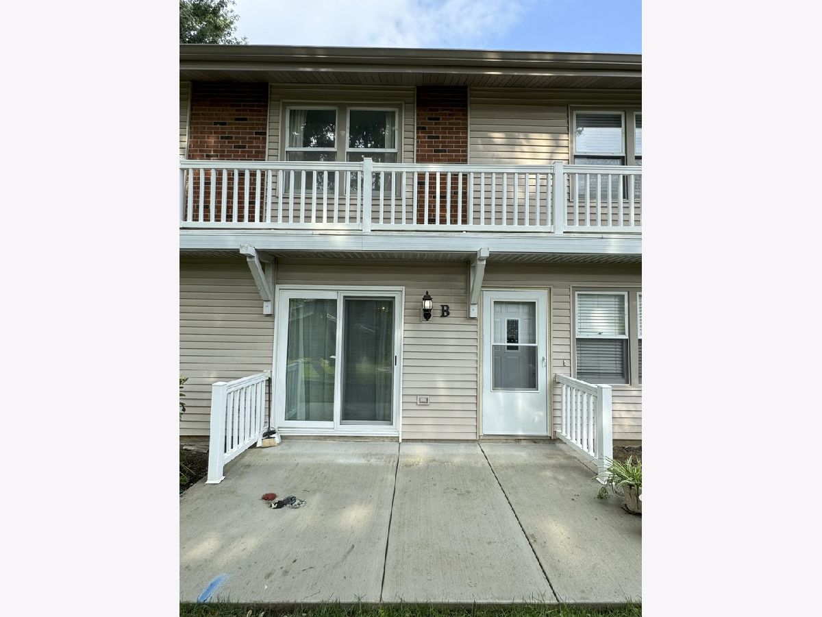 Townhomes & Condos & Homes For Rent Westlake Bloomingdale Illinois, 327 Georgetown